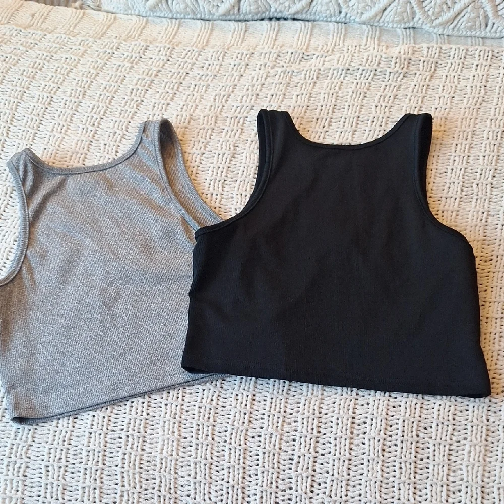 Source Unknown Star Cropped Tank Tops - Gray and Black Size M - Picture 2 of 6